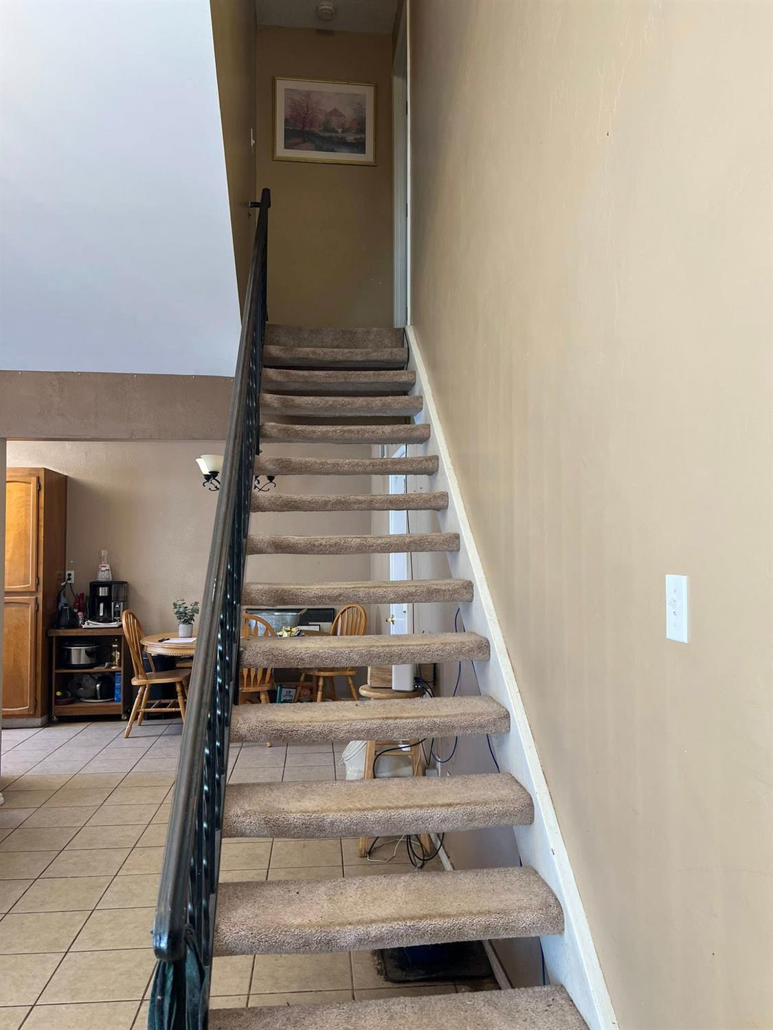 Detail Gallery Image 5 of 8 For 2717 Santiago Dr, Modesto,  CA 95354 - 3 Beds | 2 Baths