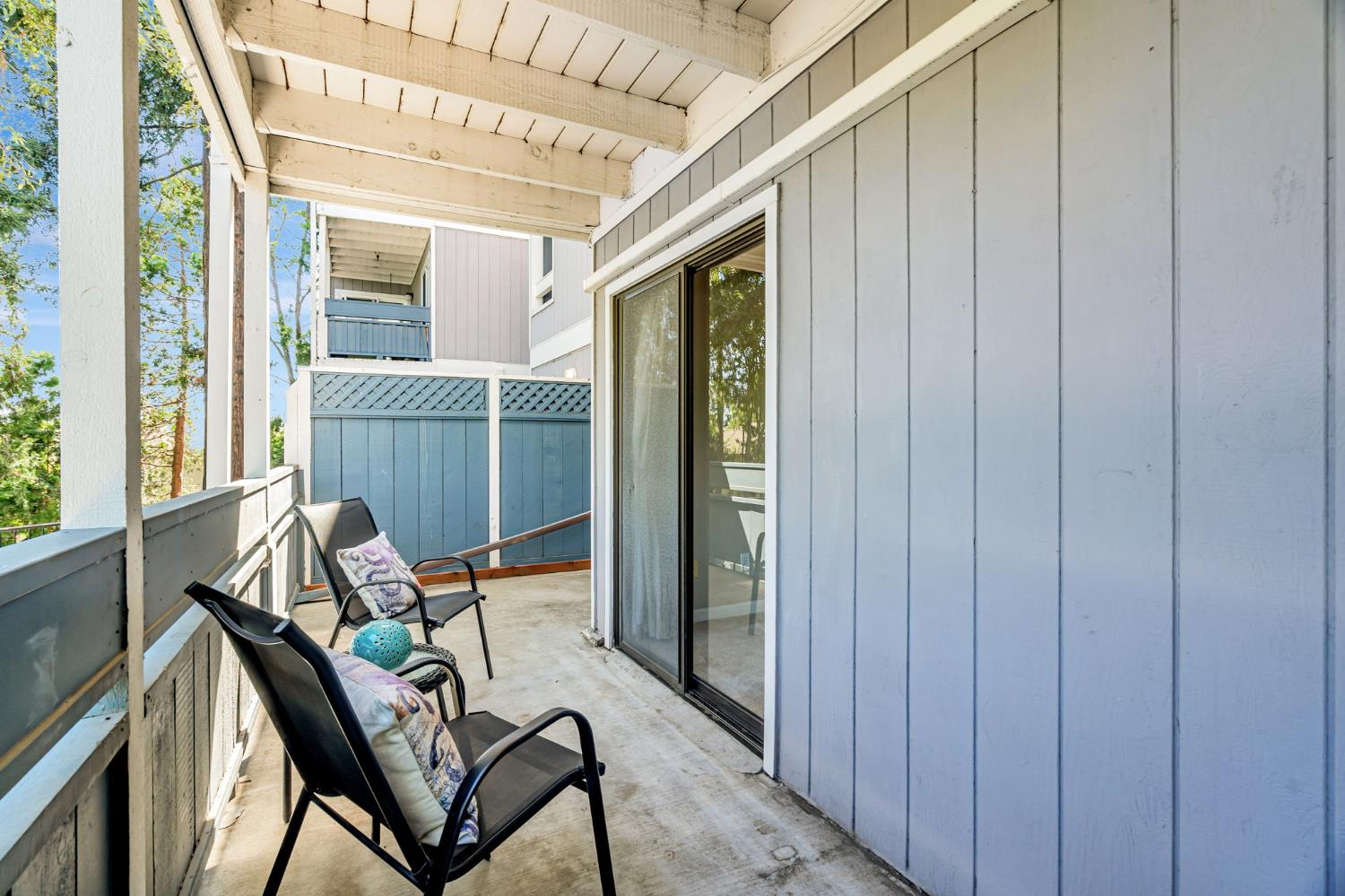 Detail Gallery Image 34 of 44 For 725 Mariposa Ave #102,  Mountain View,  CA 94041 - 2 Beds | 2 Baths