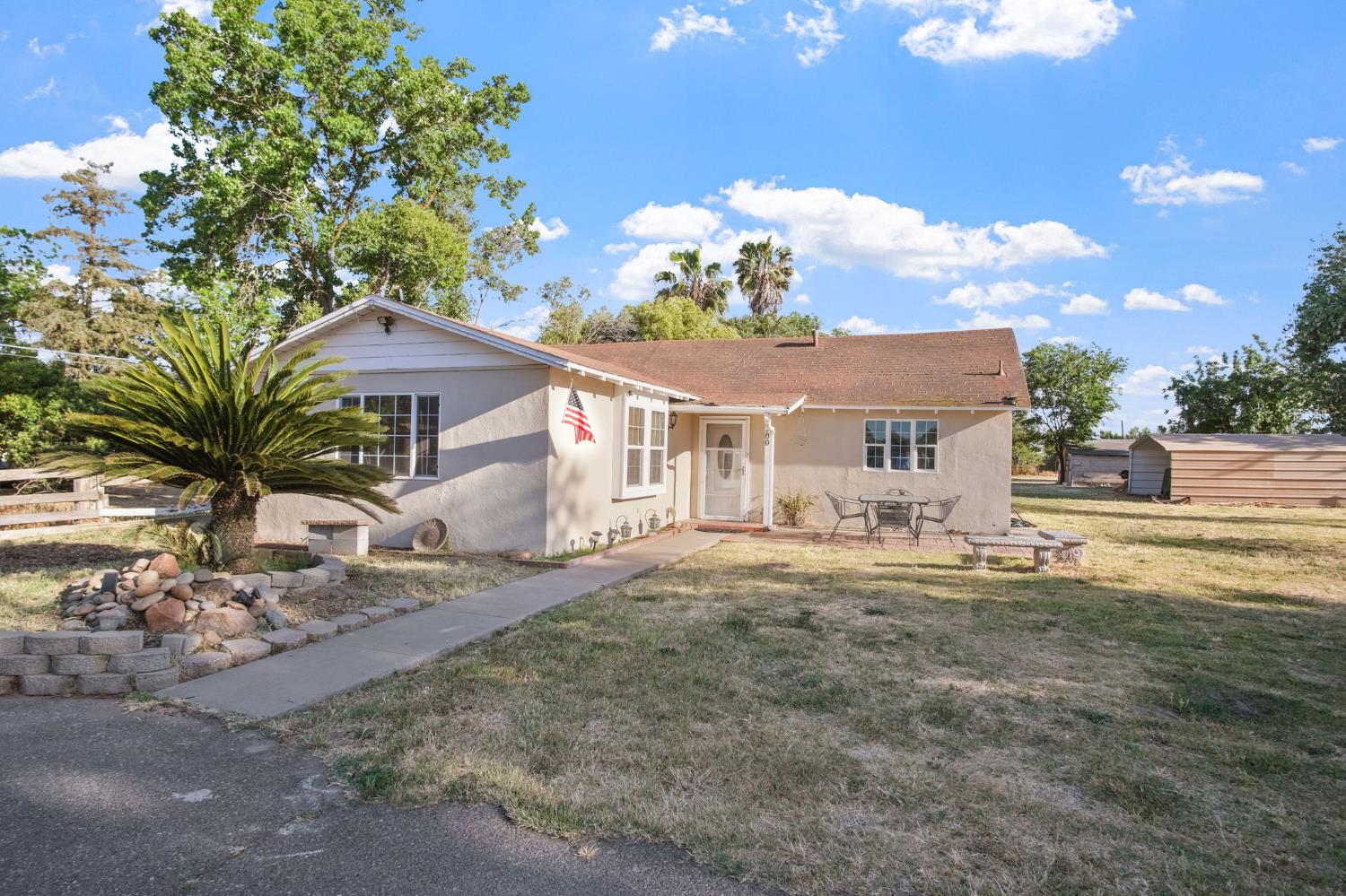 Detail Gallery Image 3 of 45 For 700 N Montana Ave, Turlock,  CA 95380 - 2 Beds | 1 Baths
