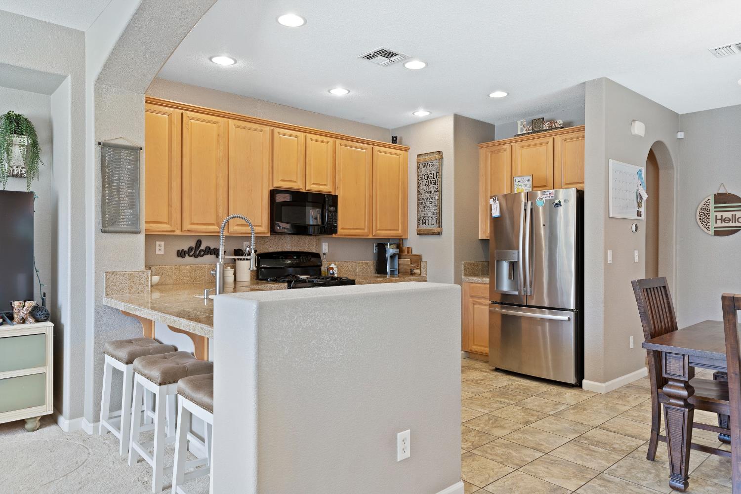 Detail Gallery Image 8 of 33 For 2816 Hawaiian Petrel Ave, Modesto,  CA 95355 - 3 Beds | 2/1 Baths