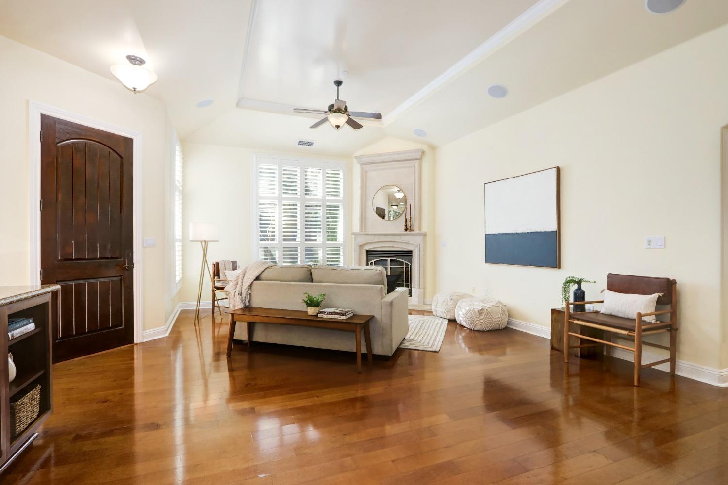 Detail Gallery Image 6 of 29 For 2430 Pavilions Place Ln #404,  Sacramento,  CA 95825 - 4 Beds | 3/1 Baths