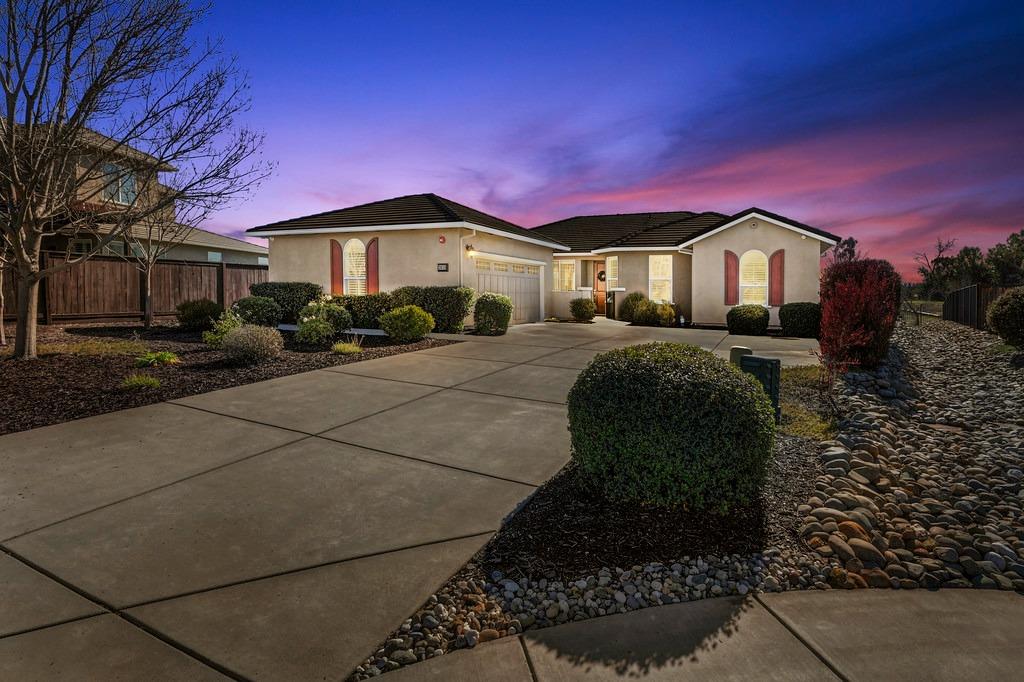 Detail Gallery Image 3 of 48 For 3635 Arden Villa Pl, Roseville,  CA 95747 - 4 Beds | 2/1 Baths