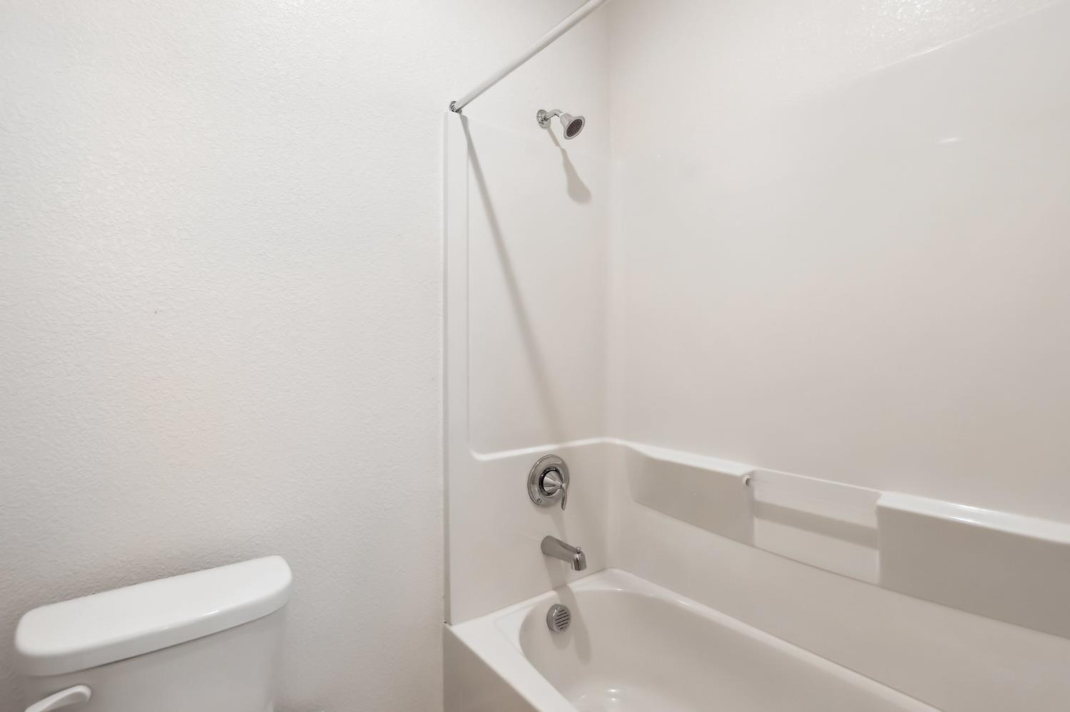 Detail Gallery Image 18 of 46 For 2032 Hunt St, Woodland,  CA 95776 - 4 Beds | 3 Baths