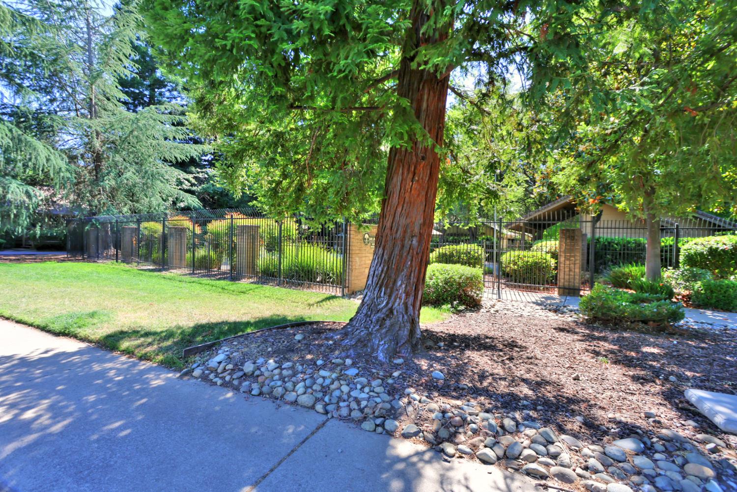 Detail Gallery Image 36 of 36 For 7043 Rancho Mirage Ct, Citrus Heights,  CA 95621 - 2 Beds | 2 Baths