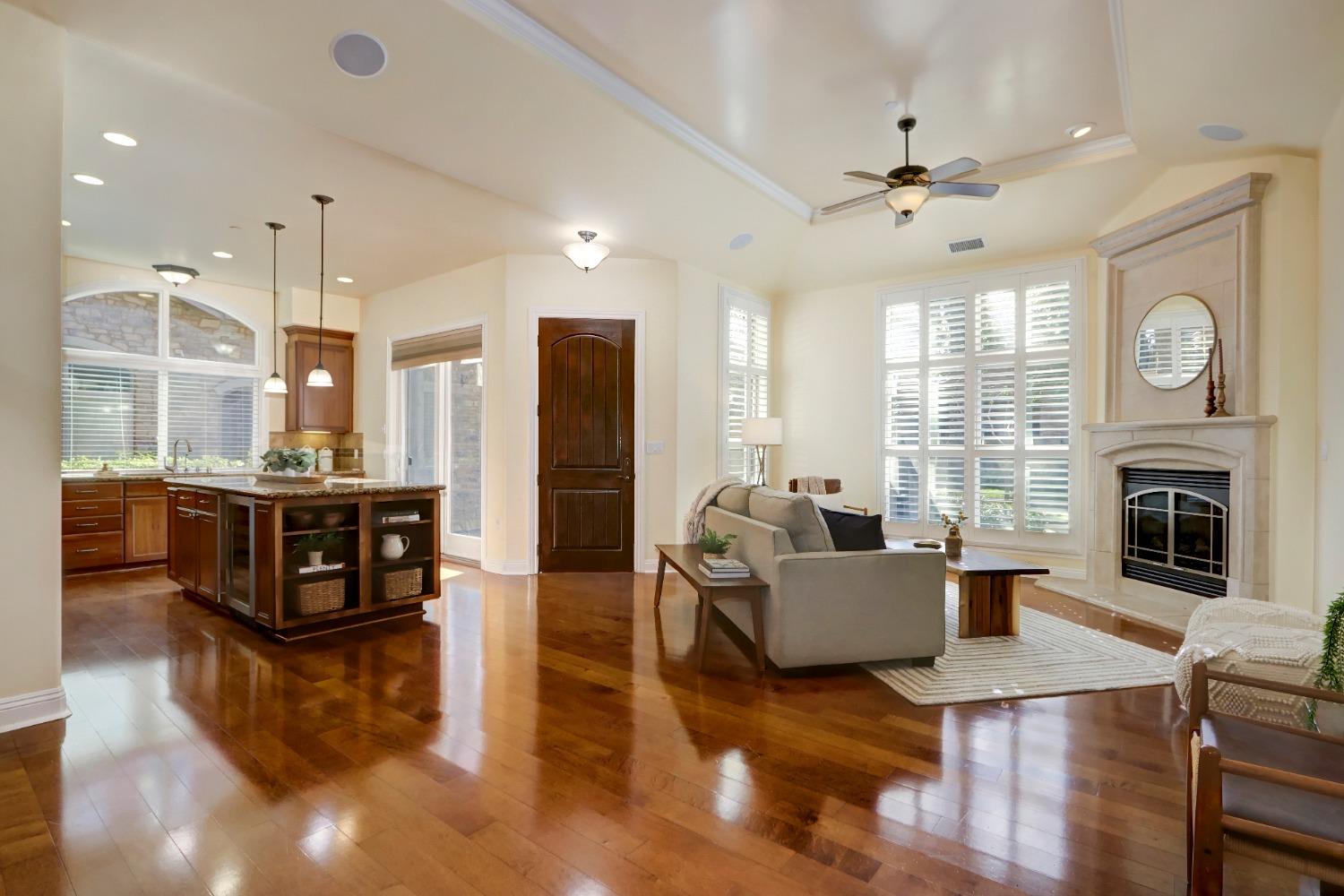Detail Gallery Image 7 of 29 For 2430 Pavilions Place Ln #404,  Sacramento,  CA 95825 - 4 Beds | 3/1 Baths