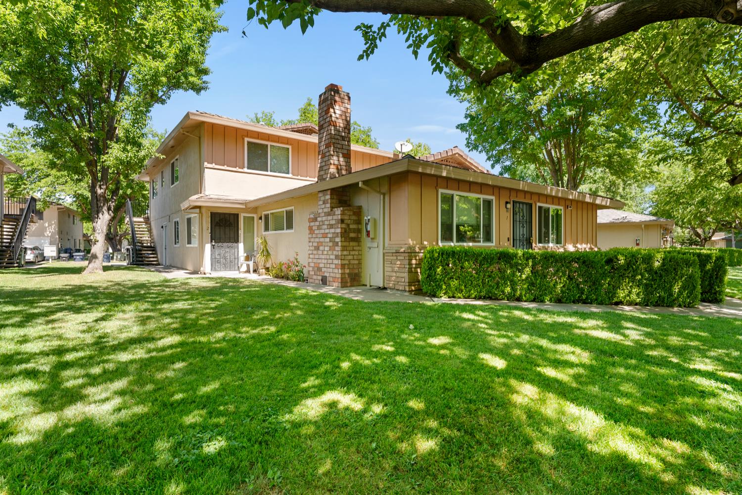 Detail Gallery Image 2 of 14 For 5091 Rhode Island Dr #4,  Sacramento,  CA 95841 - 2 Beds | 1 Baths