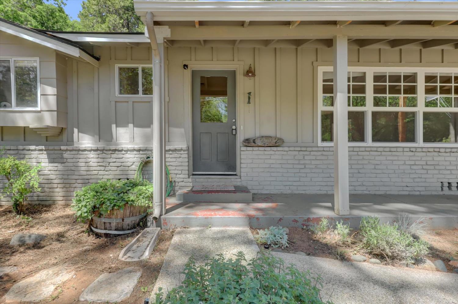 Detail Gallery Image 2 of 69 For 12742 Butterfly Dr, Nevada City,  CA 95959 - 2 Beds | 2 Baths