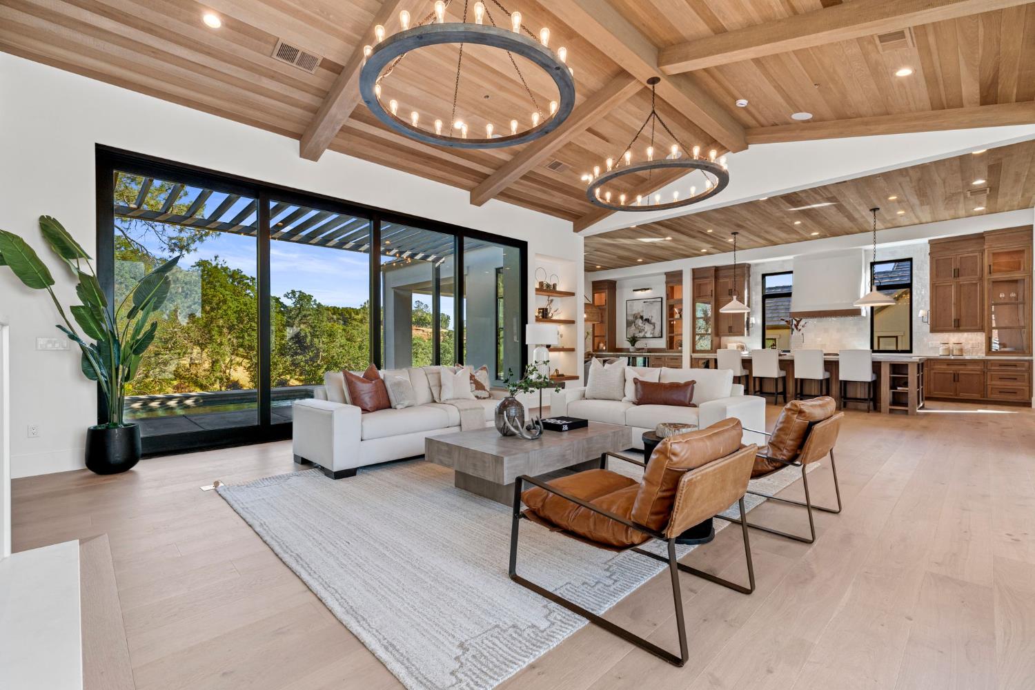 Detail Gallery Image 5 of 93 For 789 Del Coronado Ct, El Dorado Hills,  CA 95762 - 5 Beds | 5/1 Baths