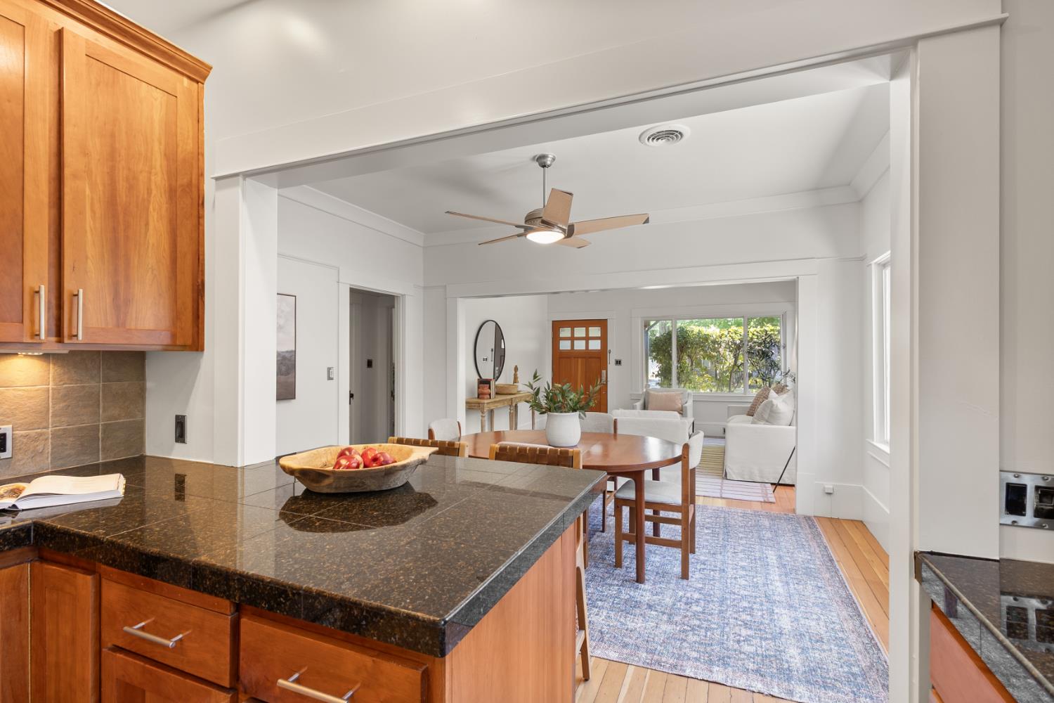 Detail Gallery Image 20 of 53 For 4860 U St, Sacramento,  CA 95817 - 3 Beds | 2 Baths