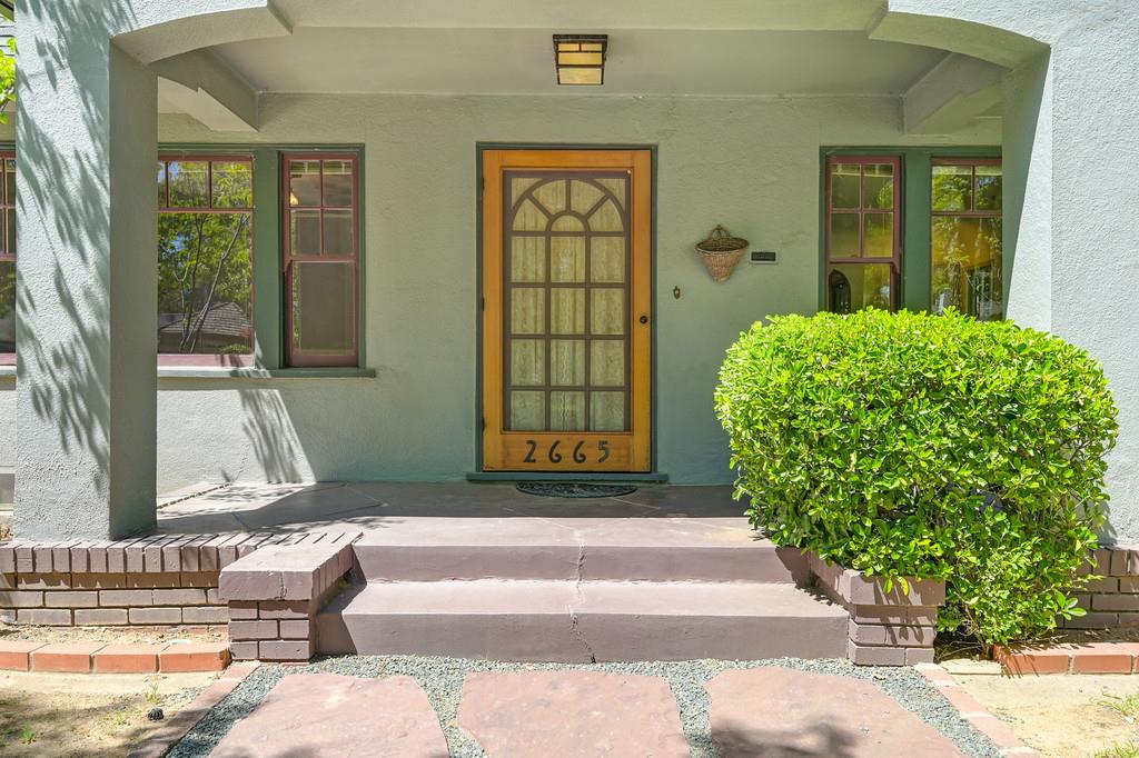 Detail Gallery Image 5 of 42 For 2665 3rd Ave, Sacramento,  CA 95818 - 2 Beds | 1 Baths