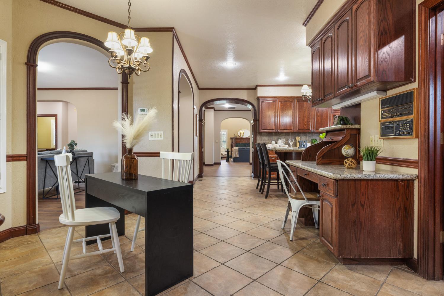 Detail Gallery Image 22 of 81 For 2410 Brittany Ct, Lodi,  CA 95242 - 4 Beds | 4/1 Baths
