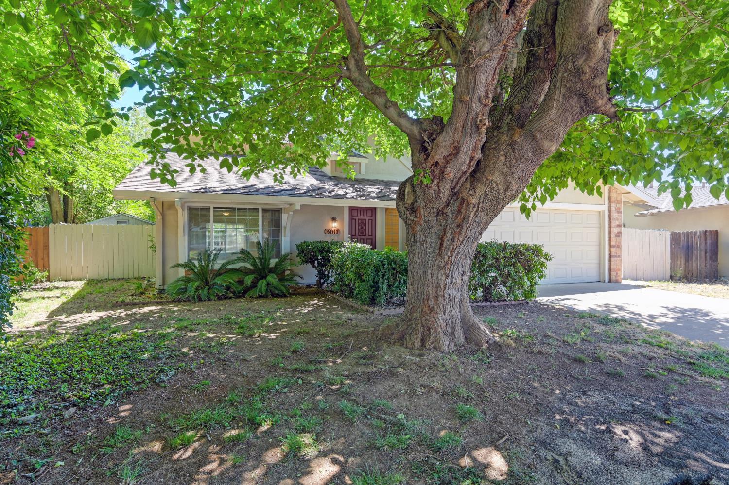Detail Gallery Image 2 of 34 For 3017 Nikol, Sacramento,  CA 95826 - 4 Beds | 2/1 Baths