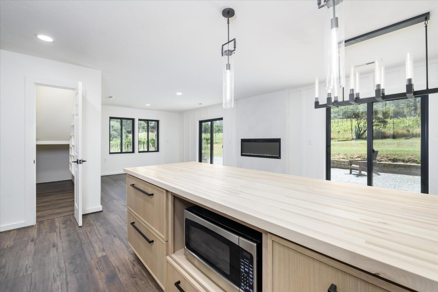 Detail Gallery Image 13 of 57 For 13885 Wilma Ct, Fiddletown,  CA 95629 - 2 Beds | 2 Baths