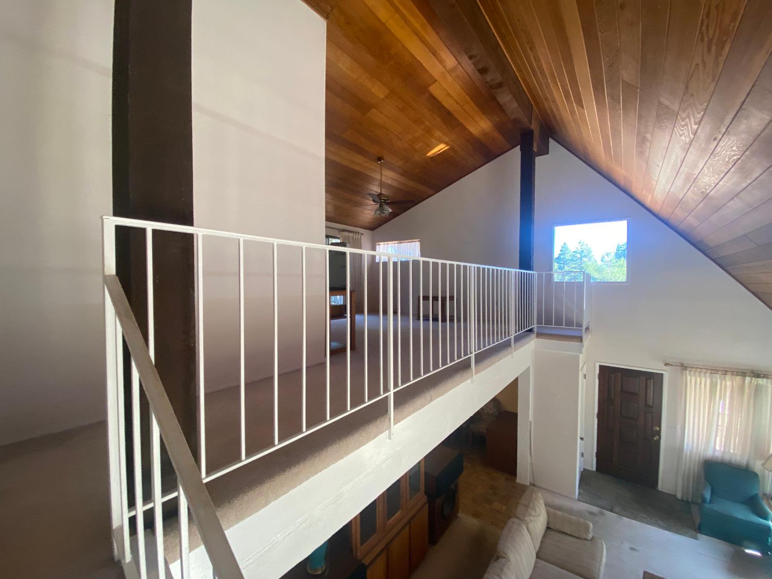 Detail Gallery Image 14 of 34 For 786 Colorado Ave, South Lake Tahoe,  CA 96150 - 3 Beds | 2 Baths