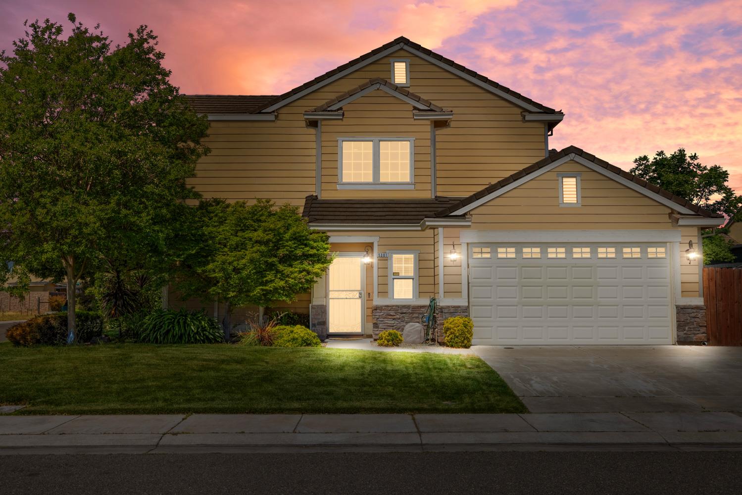 Detail Gallery Image 2 of 40 For 5301 Darpinian Ct, Riverbank,  CA 95367 - 3 Beds | 2/1 Baths