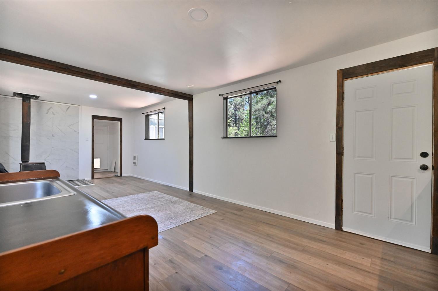 Detail Gallery Image 4 of 31 For 1216 Railroad Flat Rd, Mokelumne Hill,  CA 95245 - 1 Beds | 1 Baths