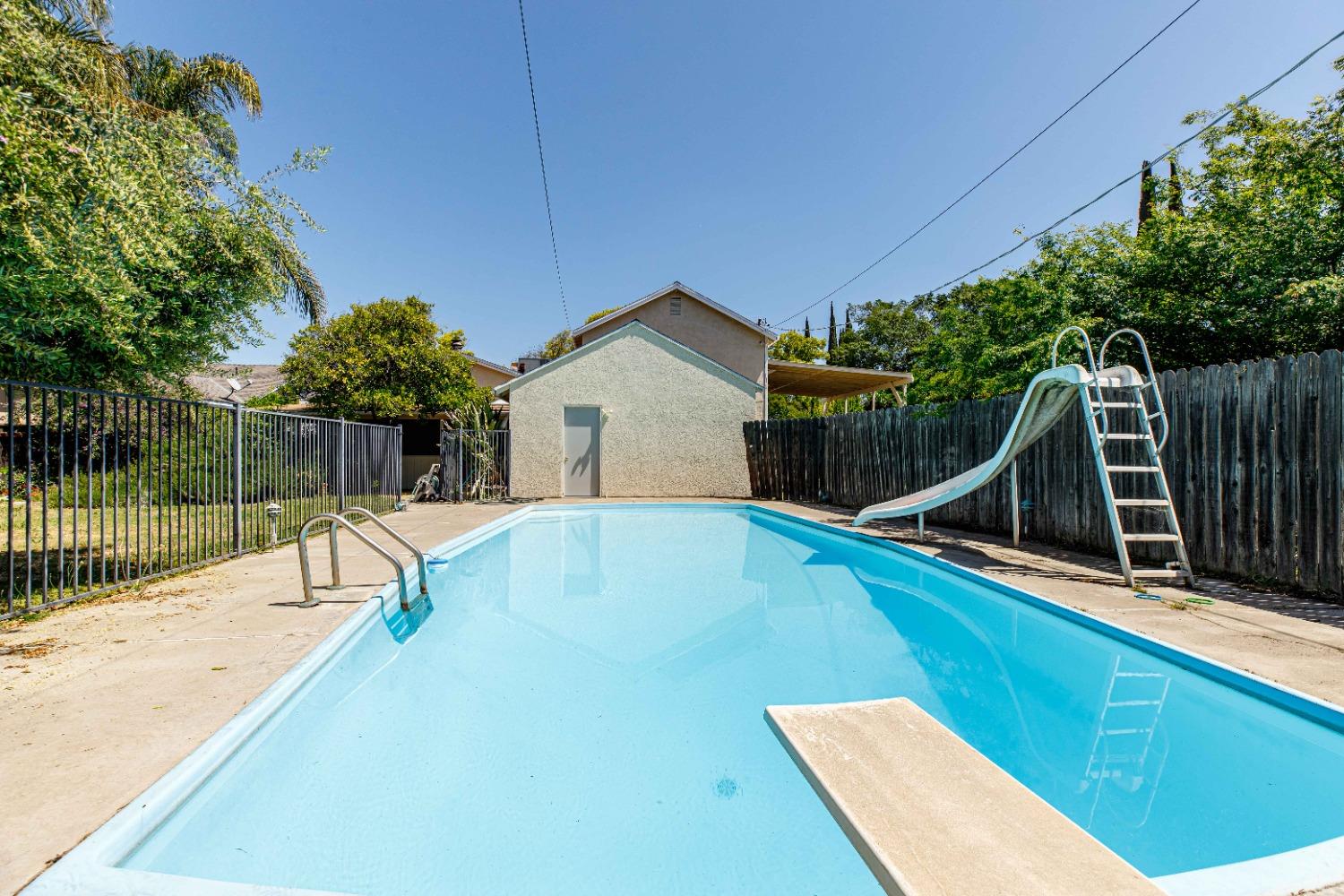 Detail Gallery Image 35 of 47 For 221 N Grant Ave, Manteca,  CA 95336 - 3 Beds | 2/1 Baths