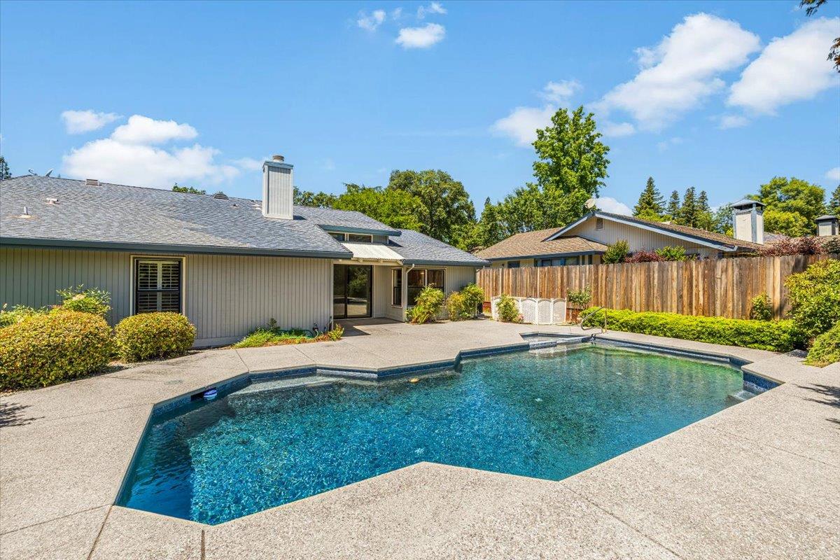 Detail Gallery Image 33 of 37 For 6544 Shadow Hawk Dr, Citrus Heights,  CA 95621 - 3 Beds | 2 Baths