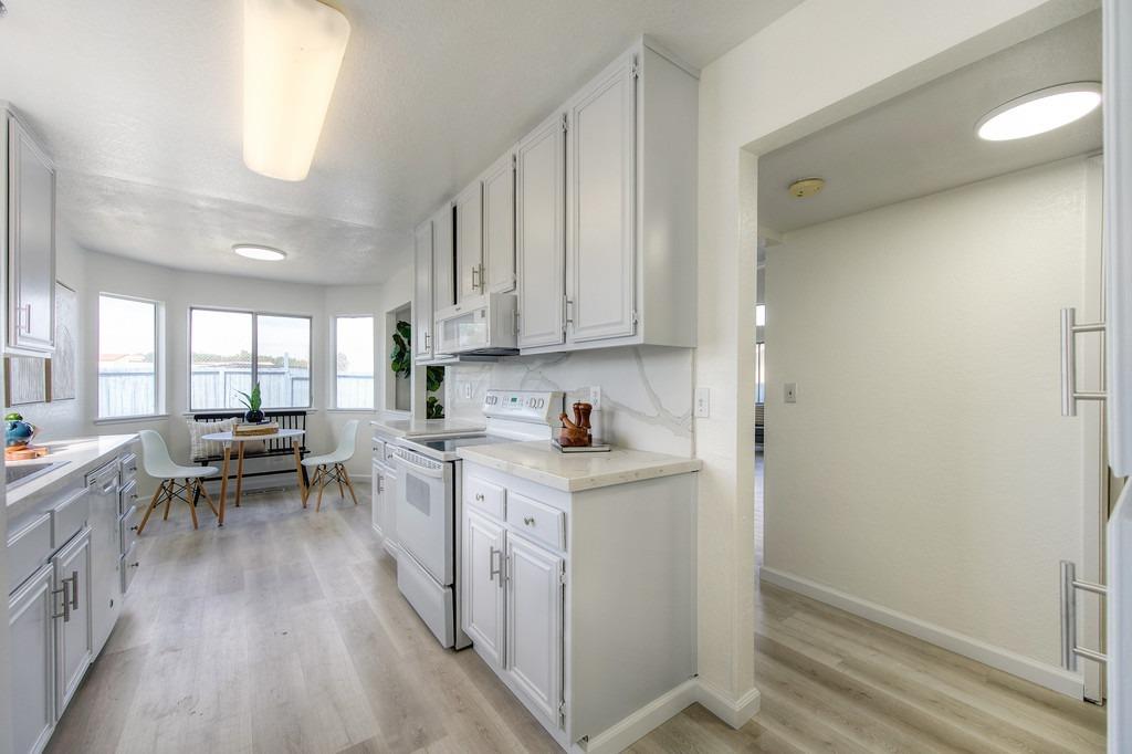 Detail Gallery Image 24 of 37 For 14 Fernwood Ct, Pittsburg,  CA 94565 - 4 Beds | 2/1 Baths