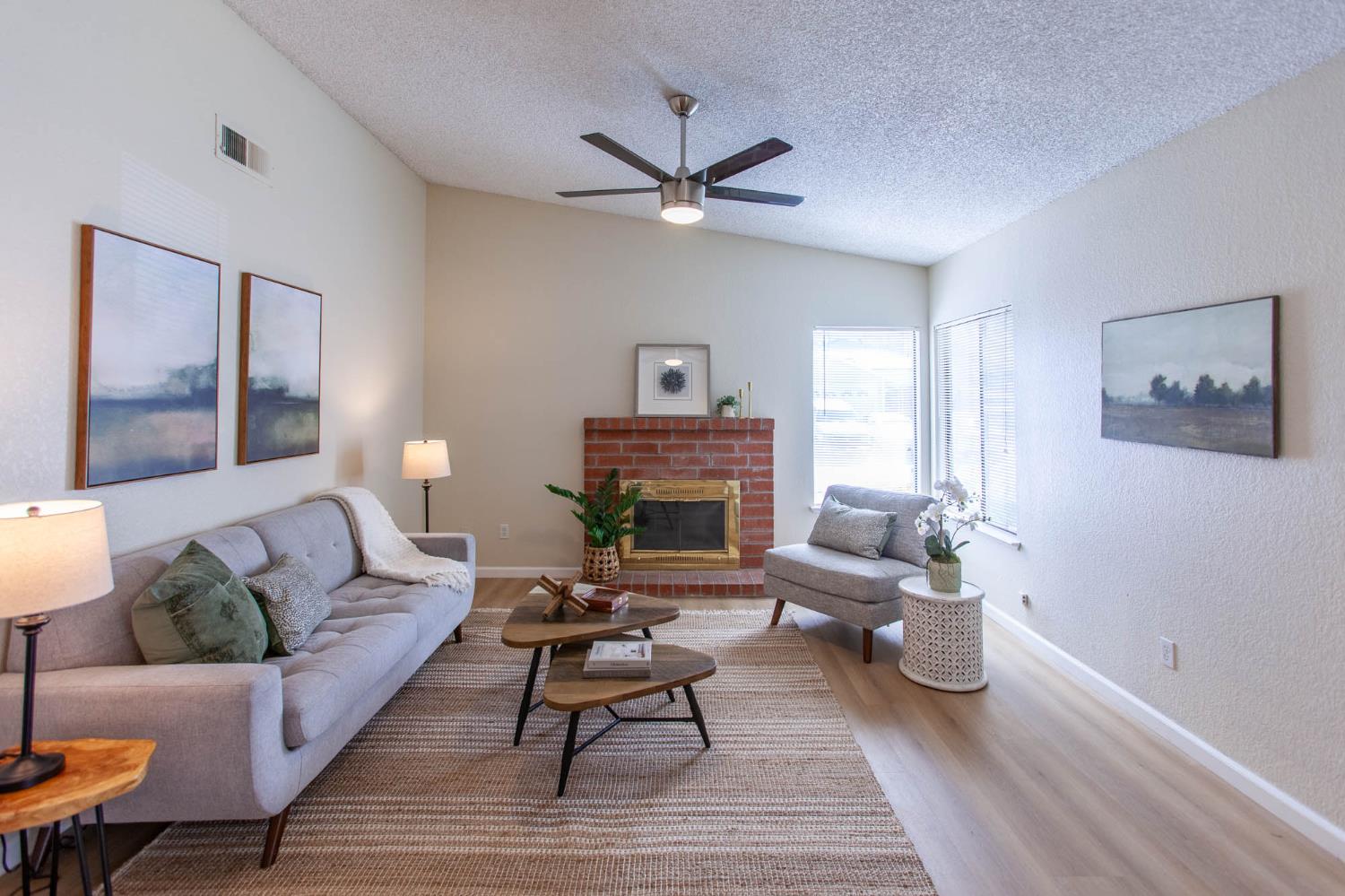 Detail Gallery Image 6 of 28 For 2949 Candido Dr, Sacramento,  CA 95833 - 2 Beds | 2 Baths