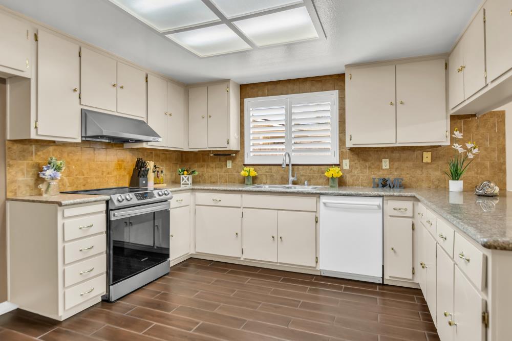 Detail Gallery Image 22 of 55 For 7661 Dyer Ct, Sacramento,  CA 95828 - 3 Beds | 2 Baths