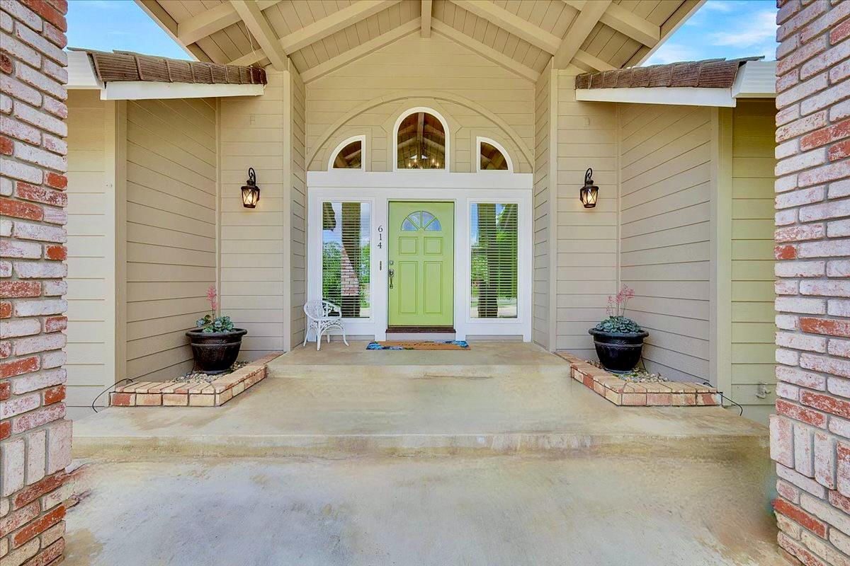 Detail Gallery Image 3 of 62 For 614 Saddleback Dr, Marysville,  CA 95901 - 3 Beds | 2/1 Baths