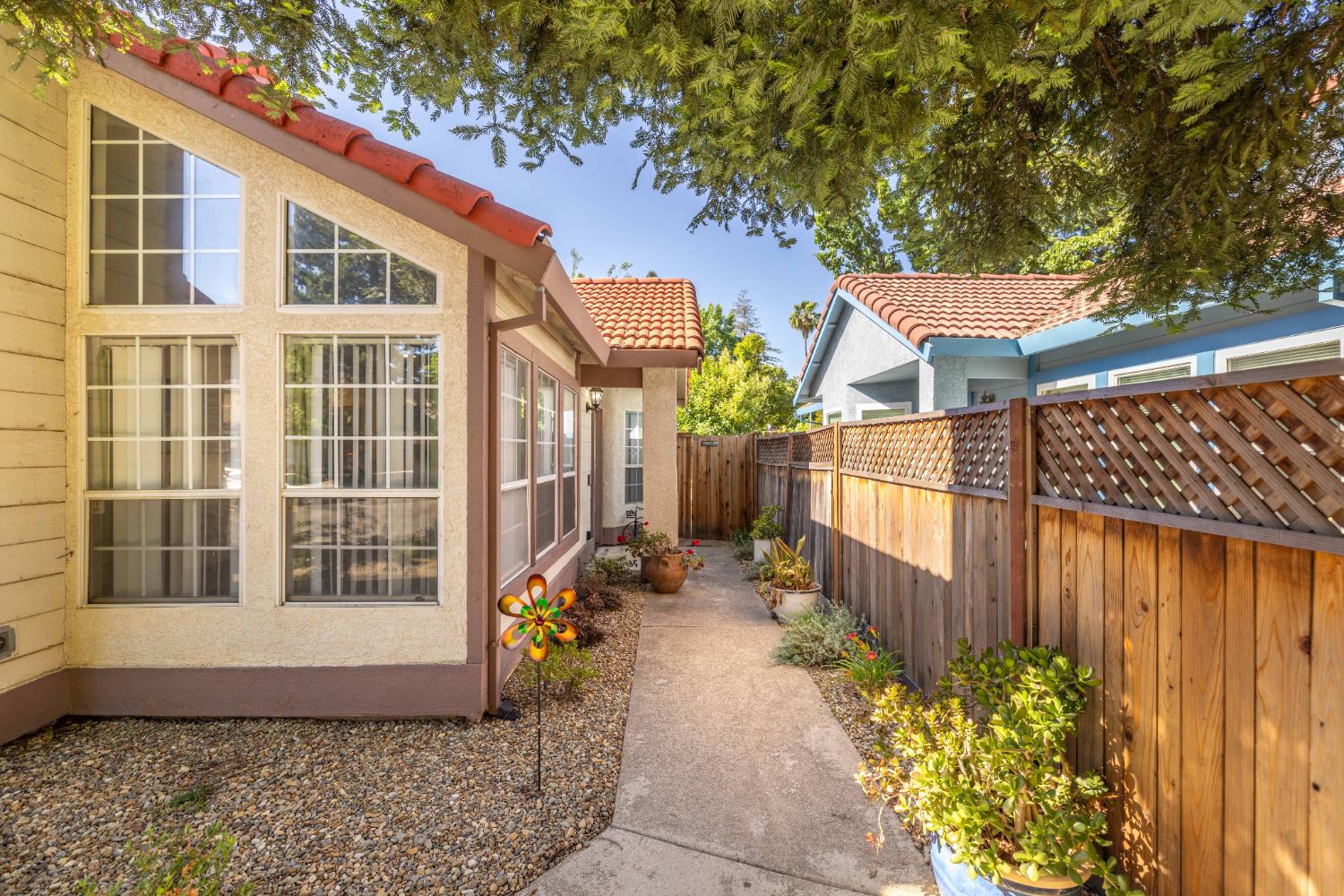 Detail Gallery Image 6 of 28 For 7415 Fireweed Cir, Citrus Heights,  CA 95610 - 3 Beds | 2 Baths