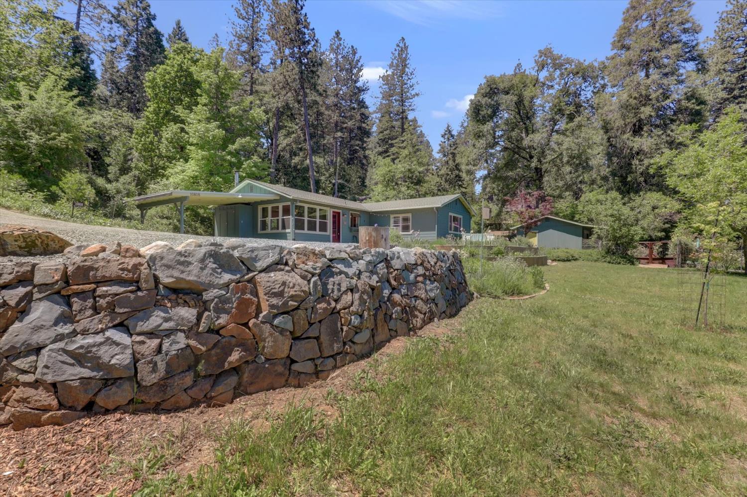 Detail Gallery Image 3 of 69 For 10808 Footwall Dr, Grass Valley,  CA 95945 - 2 Beds | 2/1 Baths