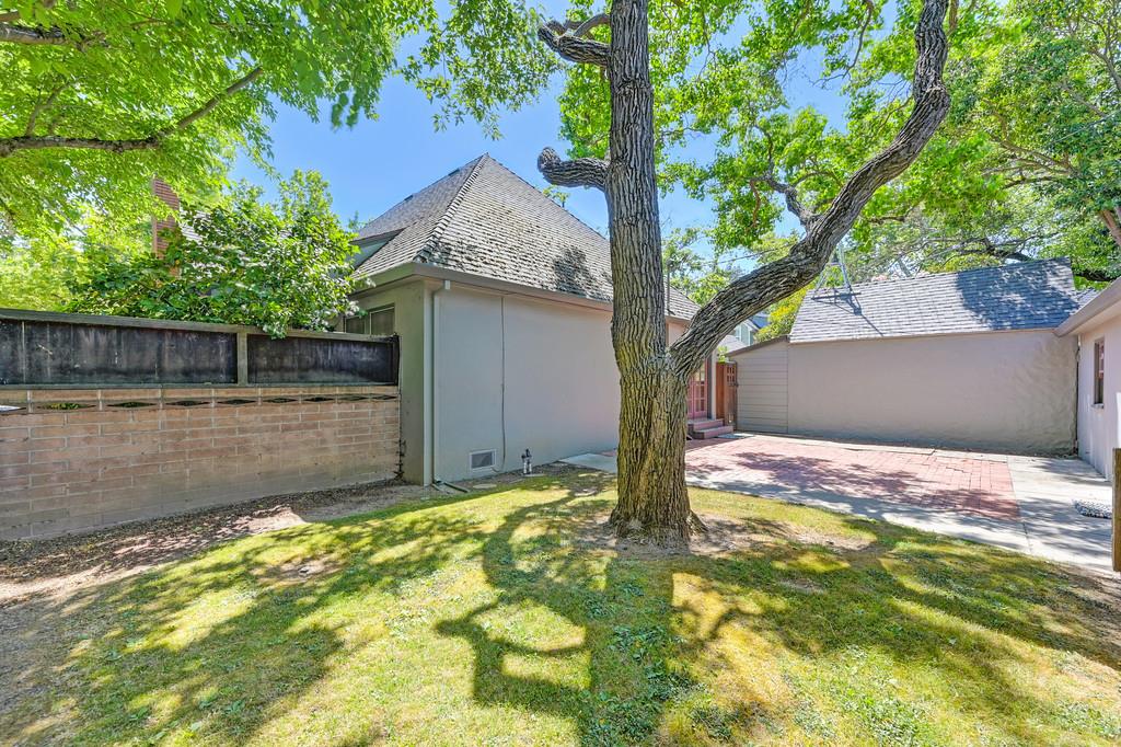 Detail Gallery Image 39 of 42 For 2665 3rd Ave, Sacramento,  CA 95818 - 2 Beds | 1 Baths