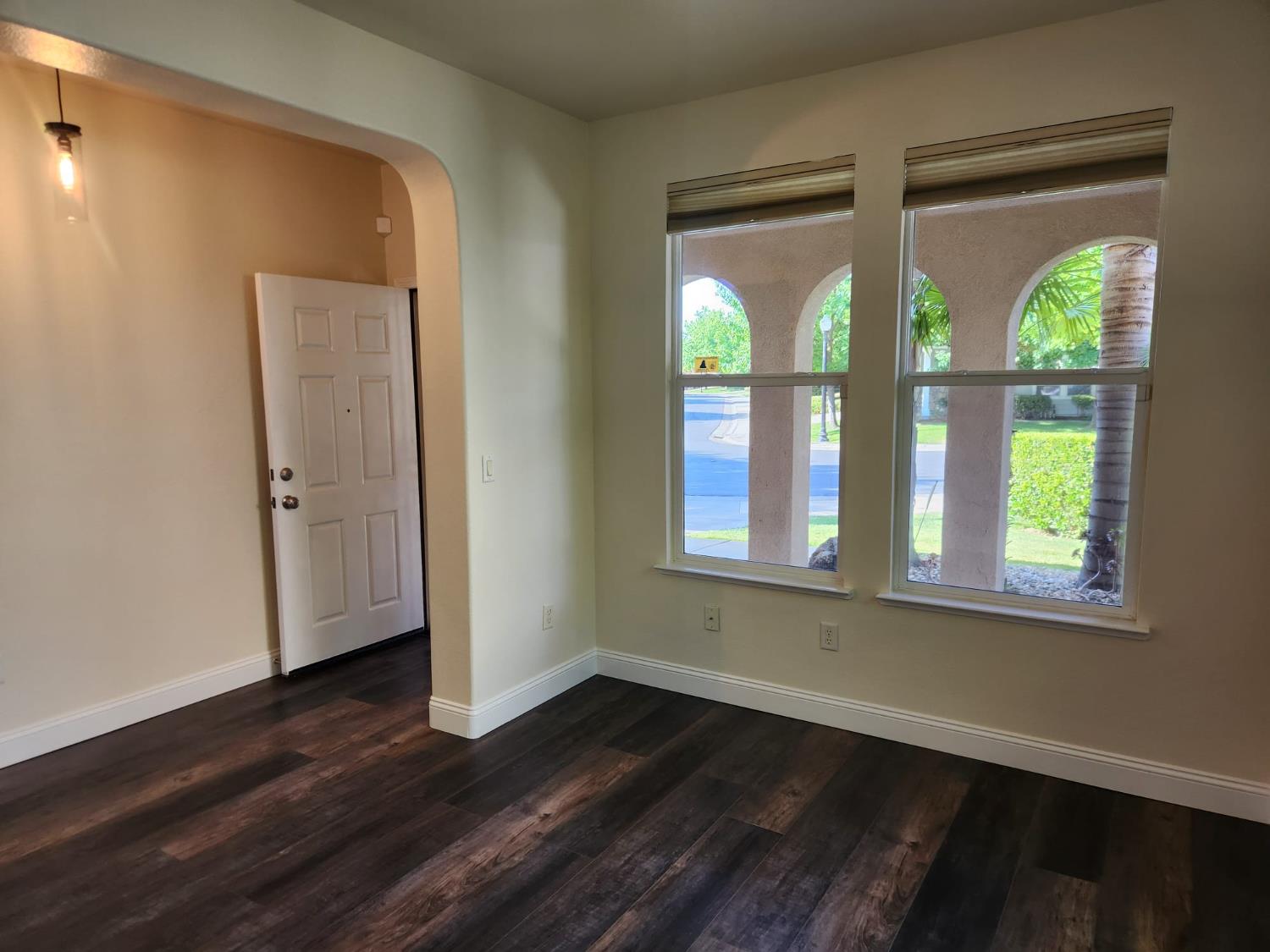 Detail Gallery Image 5 of 46 For 431 Pelican Bay Cir, Sacramento,  CA 95835 - 2 Beds | 2 Baths