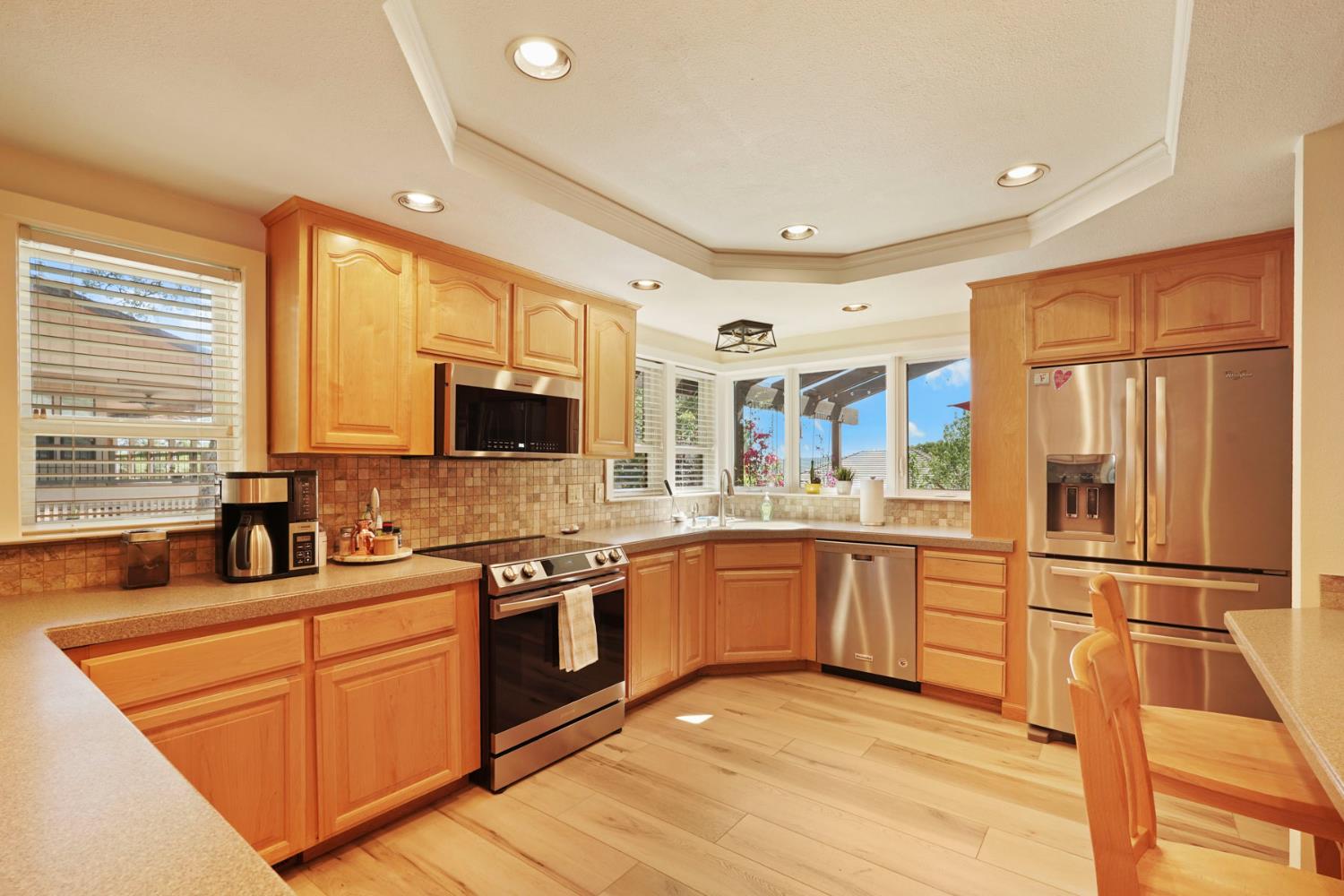 Detail Gallery Image 2 of 44 For 6200 Viewridge Dr, Auburn,  CA 95602 - 3 Beds | 3 Baths