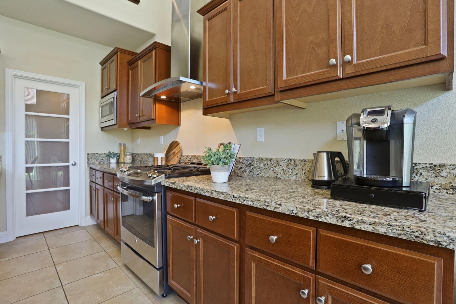 Detail Gallery Image 17 of 50 For 736 Open Range Ave, Lathrop,  CA 95330 - 3 Beds | 3 Baths