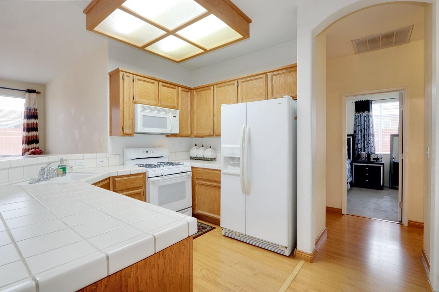 Detail Gallery Image 15 of 38 For 8275 Fanning Way, Sacramento,  CA 95829 - 3 Beds | 2 Baths