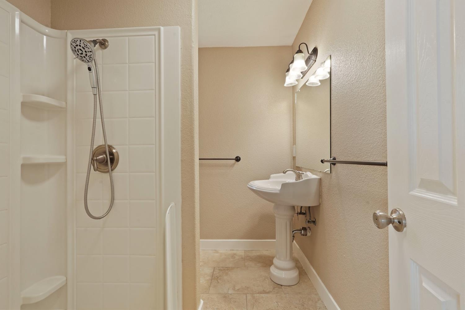 Detail Gallery Image 16 of 31 For 820 Comstock Dr, Folsom,  CA 95630 - 2 Beds | 1 Baths