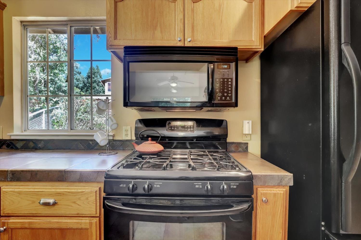 Detail Gallery Image 13 of 69 For 12742 Butterfly Dr, Nevada City,  CA 95959 - 2 Beds | 2 Baths