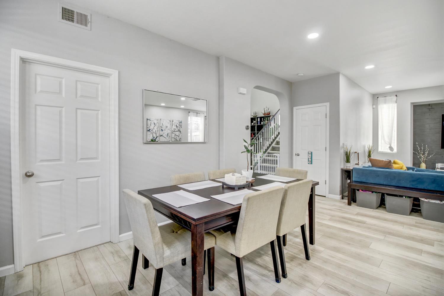 Detail Gallery Image 19 of 36 For 3043 Brunnet Ln, Sacramento,  CA 95833 - 4 Beds | 2/1 Baths