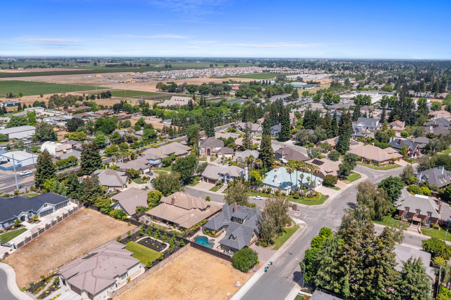 Detail Gallery Image 74 of 81 For 2410 Brittany Ct, Lodi,  CA 95242 - 4 Beds | 4/1 Baths