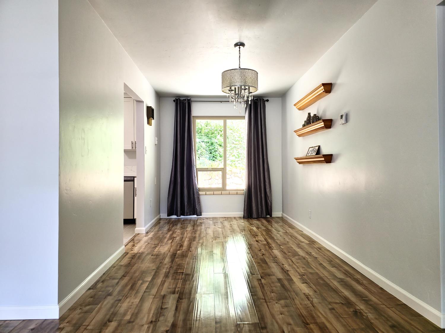 Detail Gallery Image 6 of 18 For 1284 Roxie Way, Placerville,  CA 95667 - 3 Beds | 1 Baths