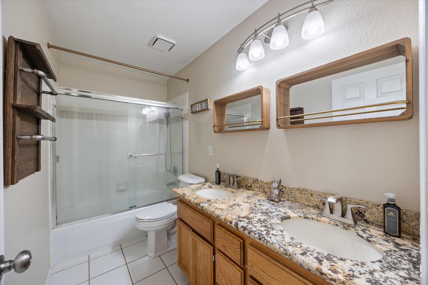 Detail Gallery Image 15 of 31 For 8345 Clear Corrie Ct, Antelope,  CA 95843 - 4 Beds | 2 Baths
