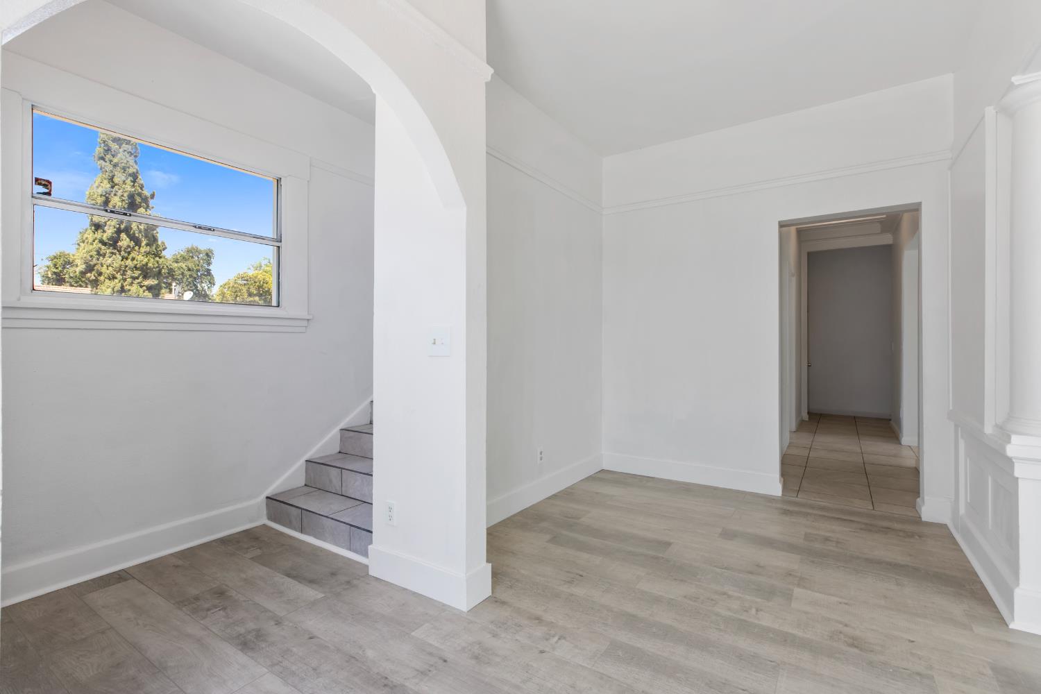 Detail Gallery Image 7 of 24 For 169 W 5th St, Stockton,  CA 95206 - 4 Beds | 3 Baths