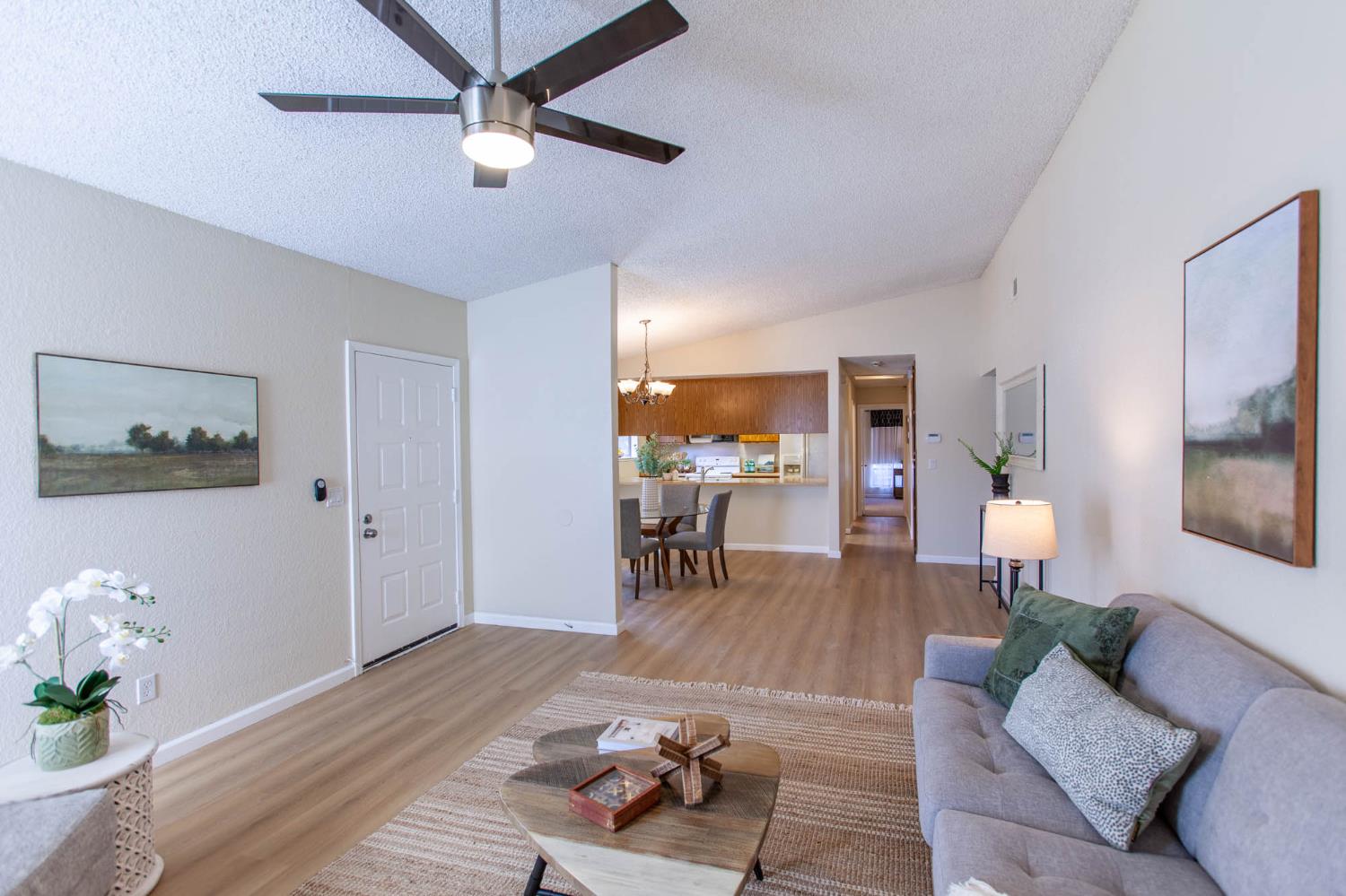 Detail Gallery Image 7 of 28 For 2949 Candido Dr, Sacramento,  CA 95833 - 2 Beds | 2 Baths