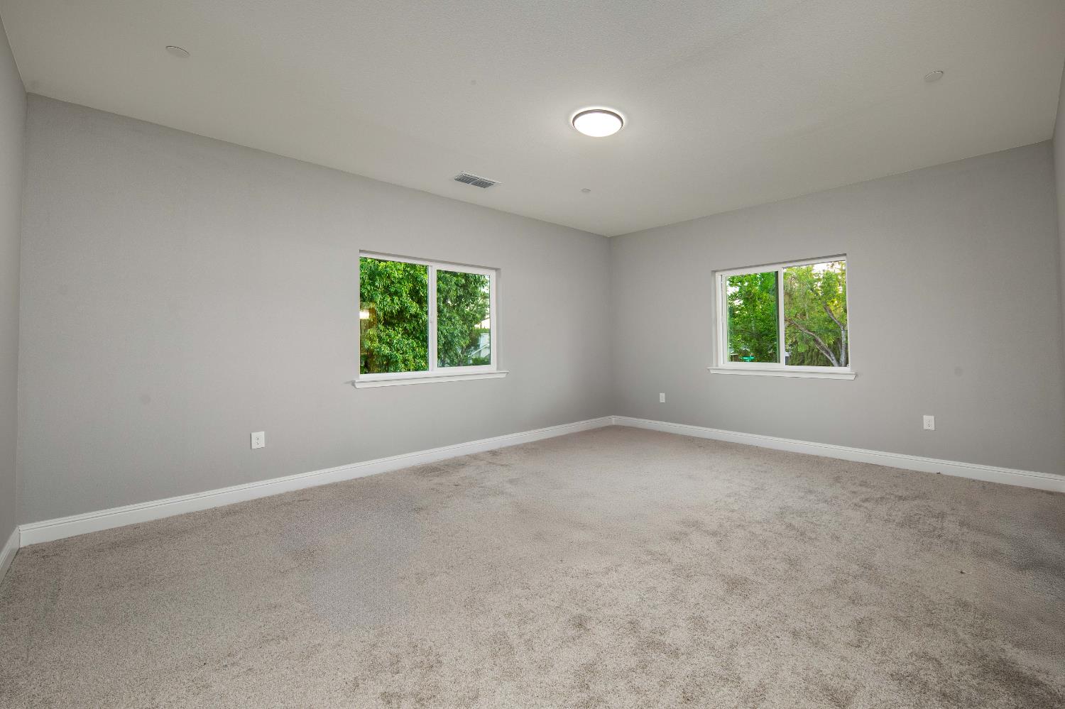 Detail Gallery Image 29 of 54 For 745 W Harding Way, Stockton,  CA 95204 - 5 Beds | 3 Baths