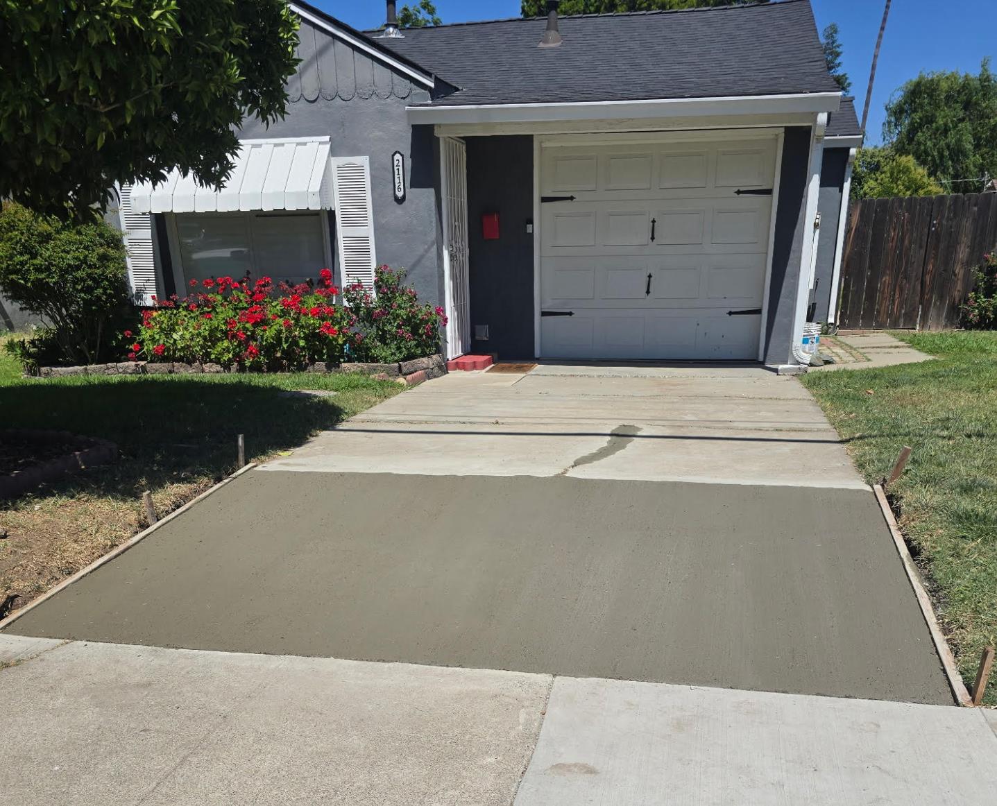 Detail Gallery Image 1 of 1 For 2116 Mission Rd, Stockton,  CA 95204 - 2 Beds | 1 Baths