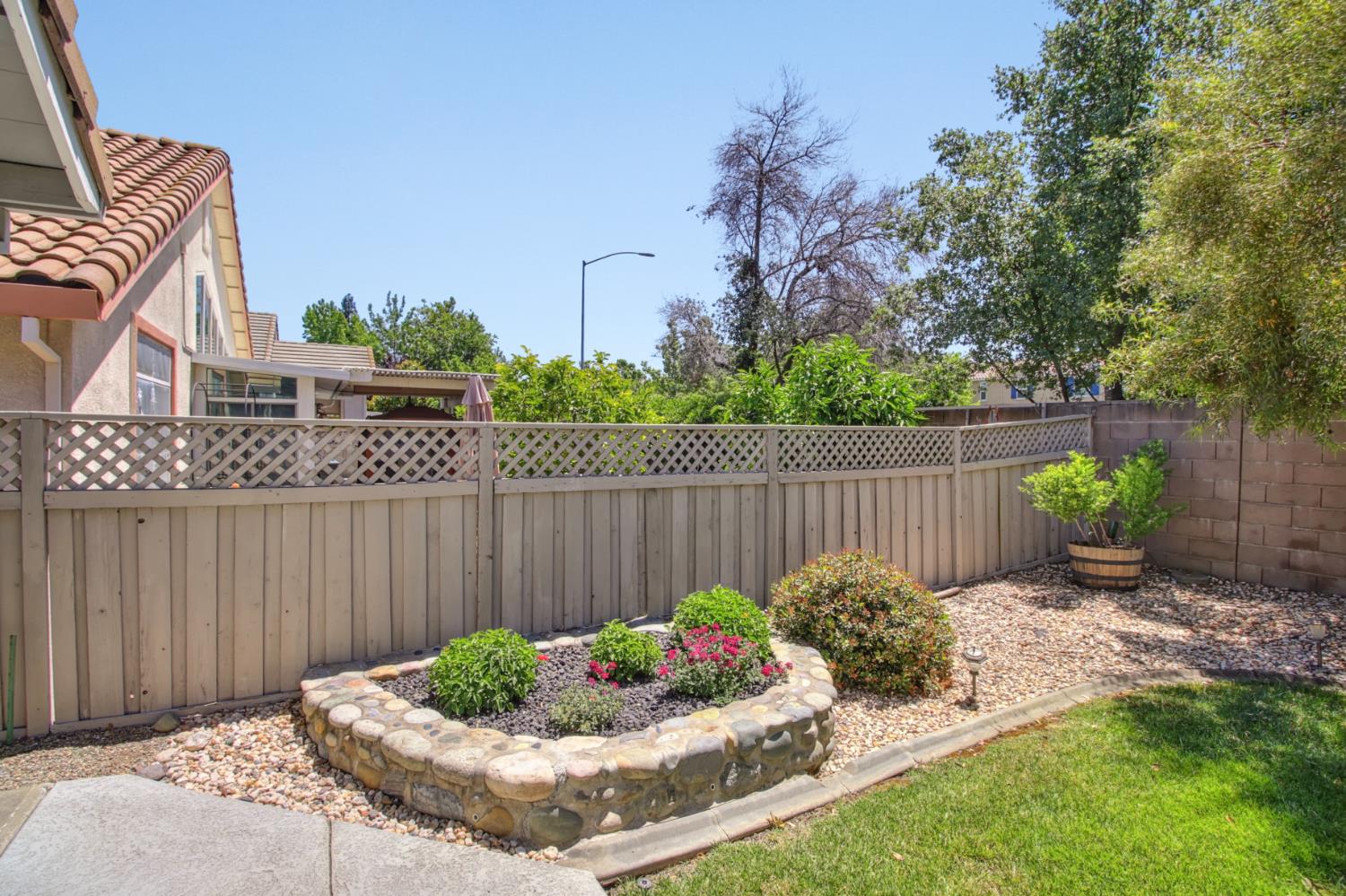 Detail Gallery Image 30 of 38 For 649 Blackstone Ct, Roseville,  CA 95747 - 2 Beds | 2 Baths