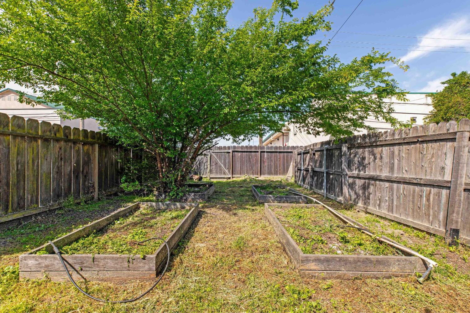 Detail Gallery Image 4 of 47 For 221 N Grant Ave, Manteca,  CA 95336 - 3 Beds | 2/1 Baths