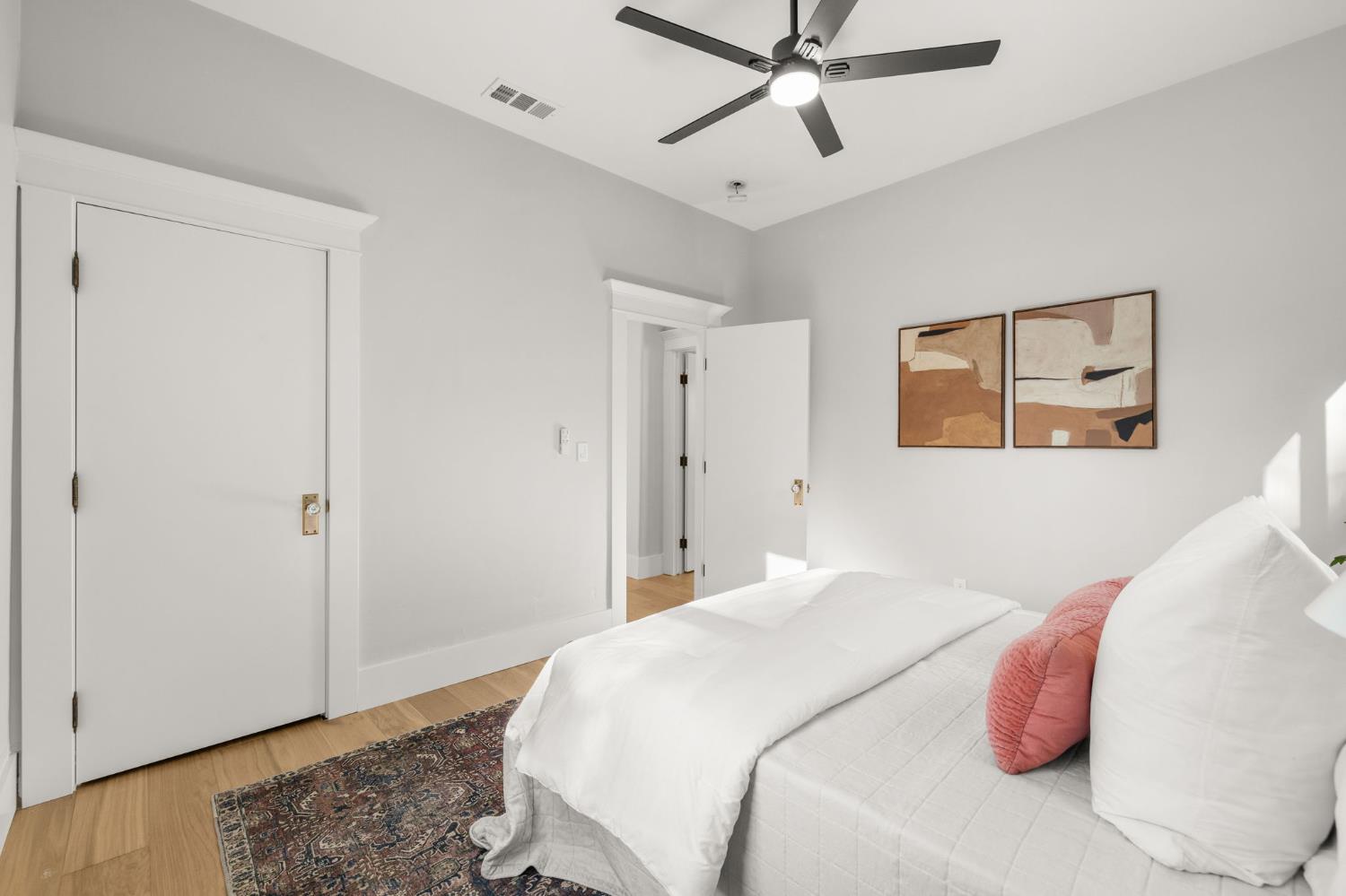 Detail Gallery Image 35 of 73 For 1421 T St, Sacramento,  CA 95811 - 4 Beds | 3 Baths