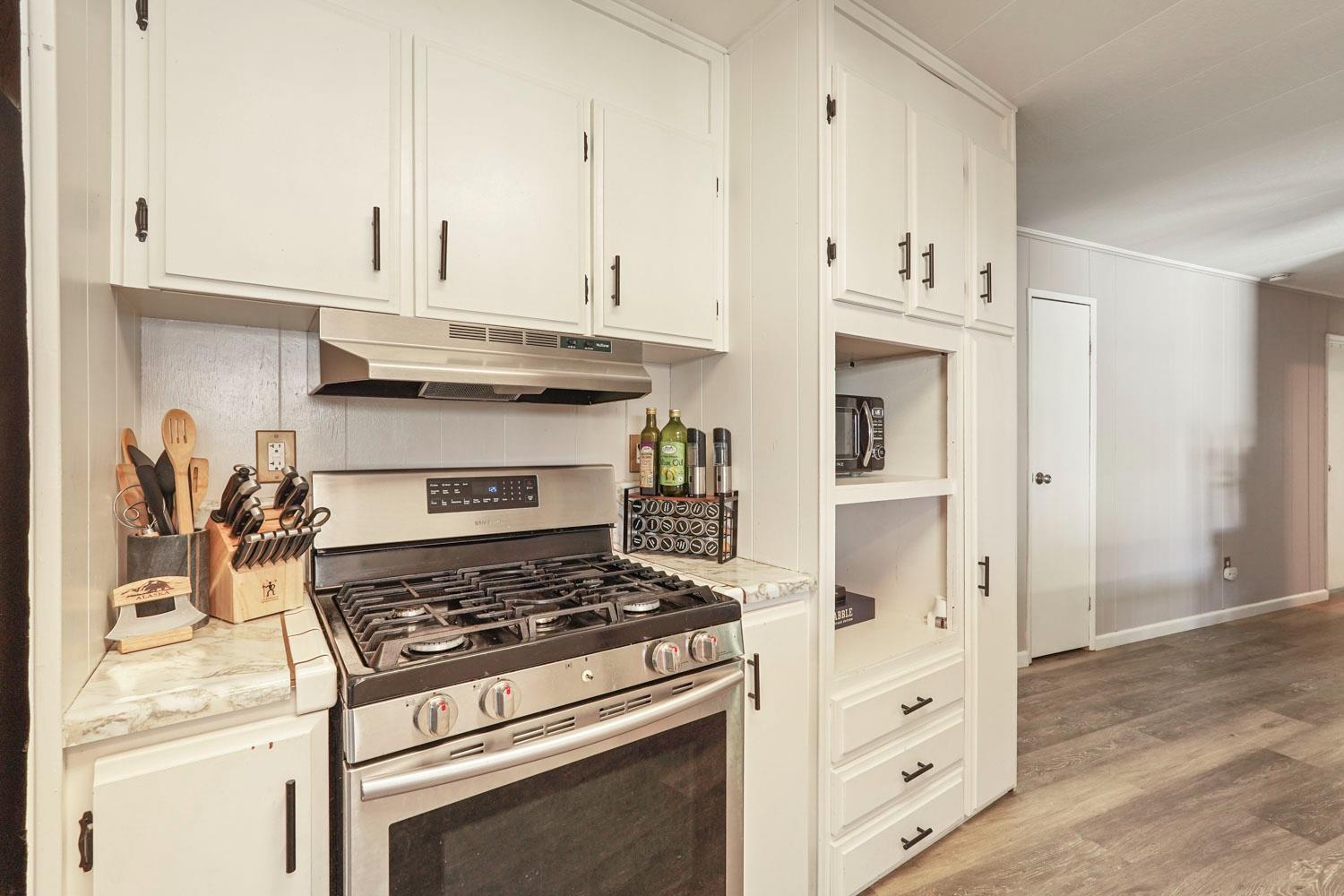 Detail Gallery Image 11 of 37 For 19690 N Highway 99 64, Acampo,  CA 95220 - 2 Beds | 2 Baths