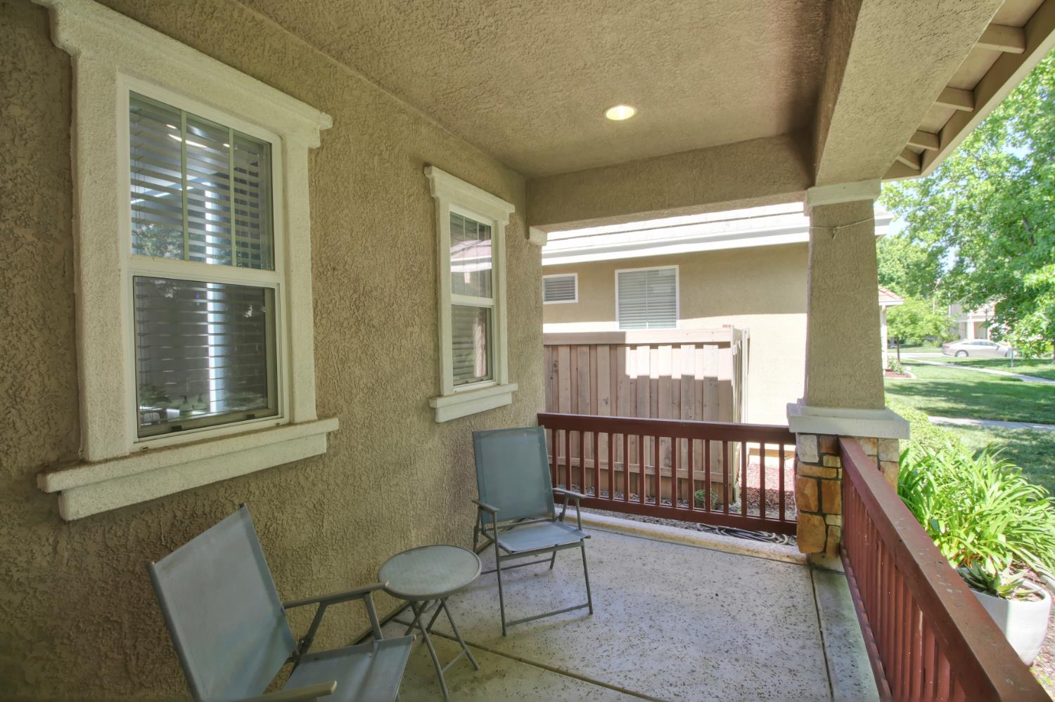 Detail Gallery Image 2 of 36 For 3043 Brunnet Ln, Sacramento,  CA 95833 - 4 Beds | 2/1 Baths