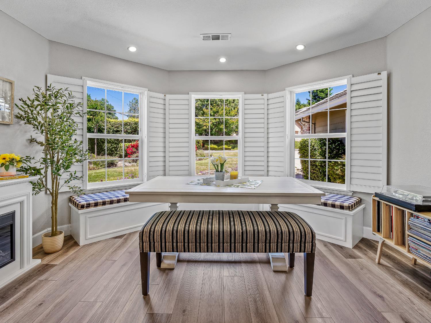 Detail Gallery Image 10 of 44 For 3400 Raben Way, Cameron Park,  CA 95682 - 4 Beds | 2/1 Baths