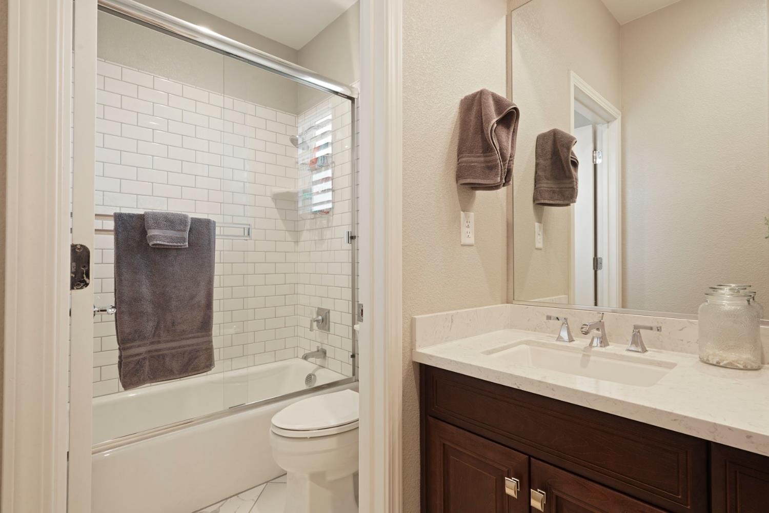 Detail Gallery Image 46 of 75 For 3021 Belmont Dr, Lodi,  CA 95242 - 5 Beds | 3/1 Baths